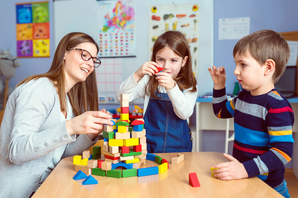 spielende kinder