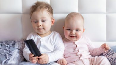 Photo of Darf ein Baby fernsehen? – Gefahren, Folgen, Studien und Tipps
